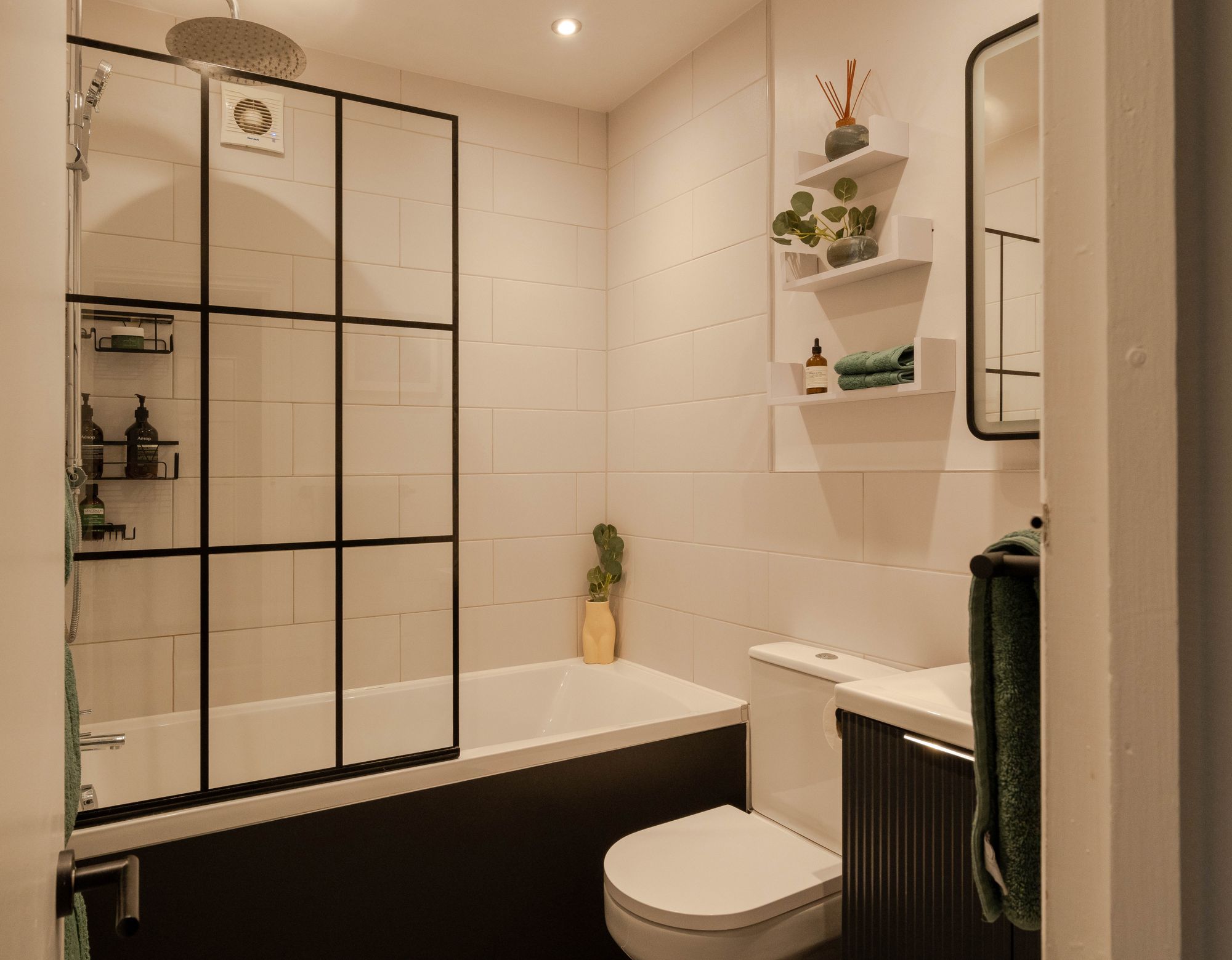 3 bed ground floor flat for sale in Hainault Road, Leytonstone, London, E11  - Property Image 14