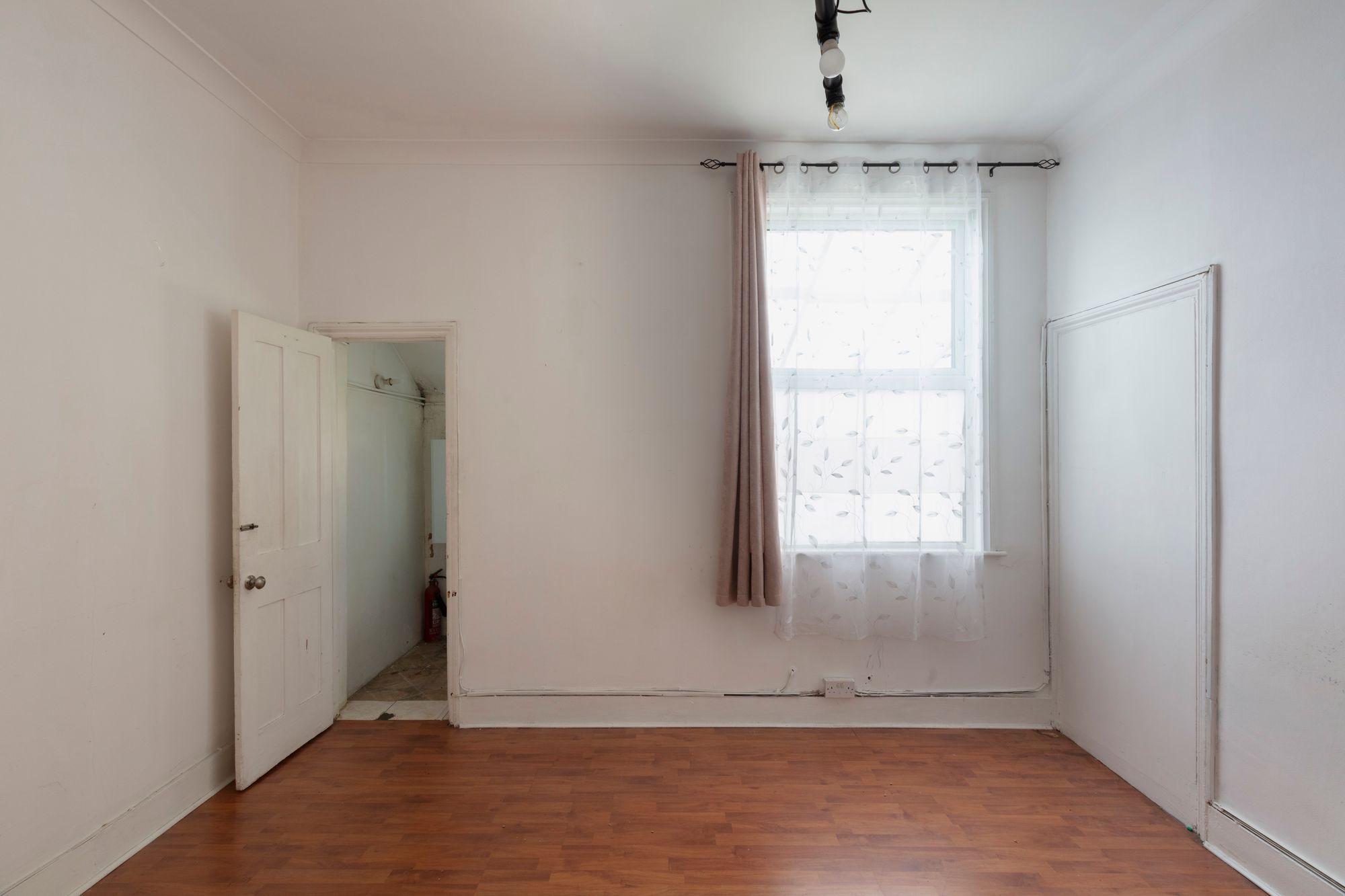 3 bed terraced house for sale in Clarence Road, Manor Park, London, E12 - Property Image 7