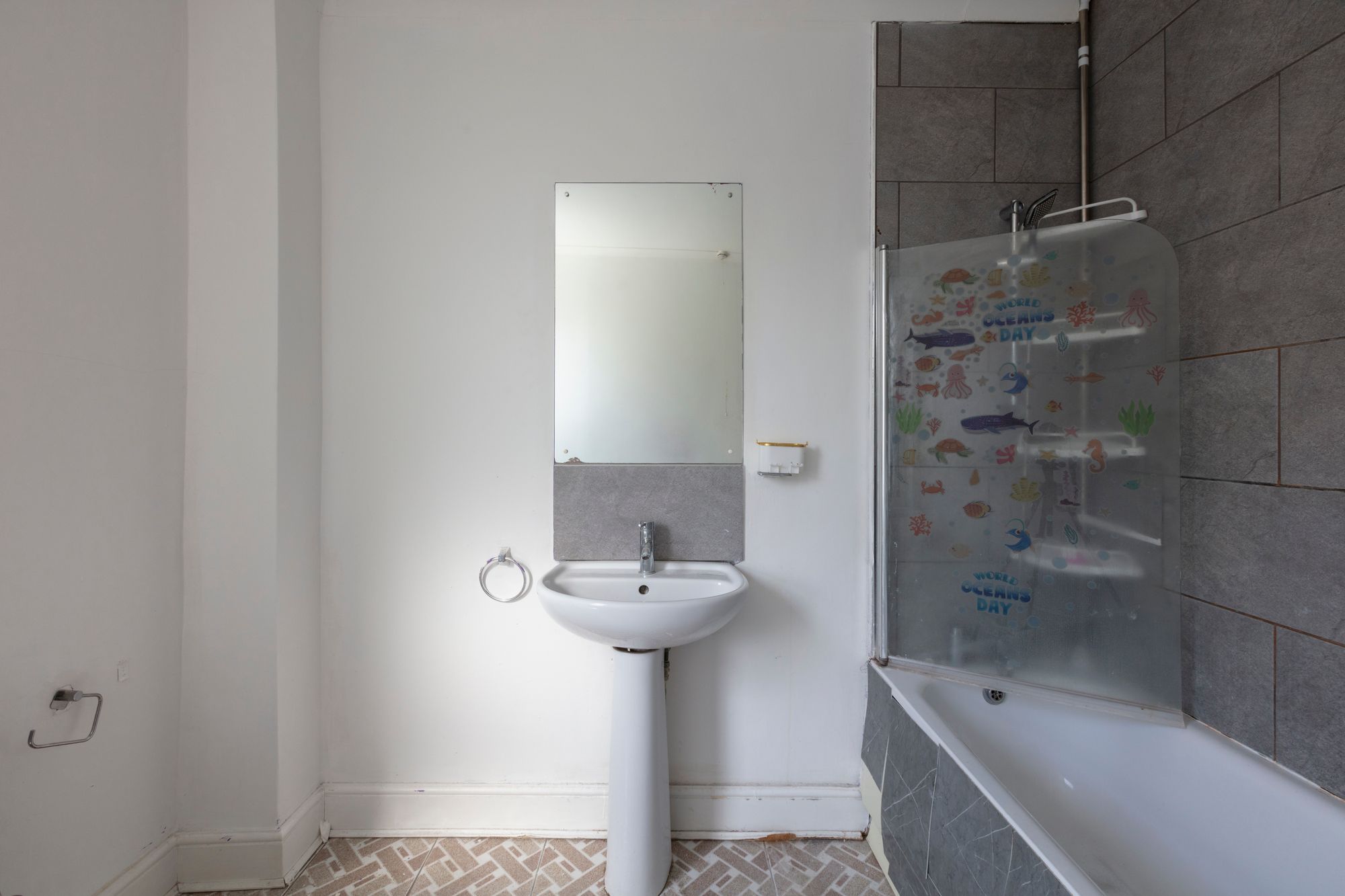 3 bed terraced house for sale in Clarence Road, Manor Park, London, E12 - Property Image 20