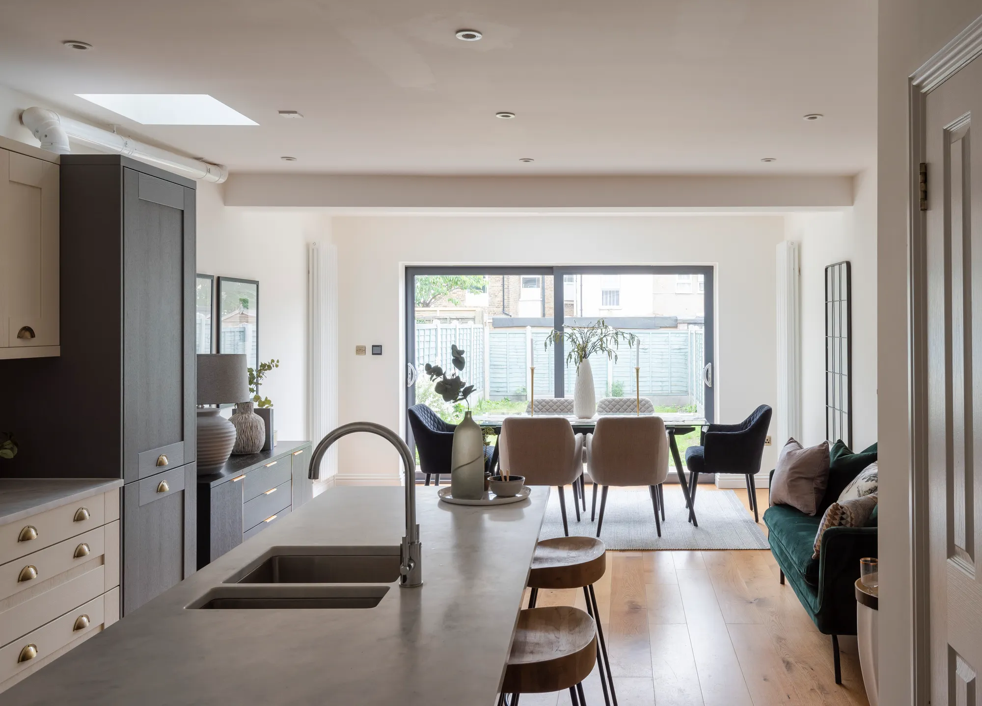 4 bed mid-terraced house for sale in Palamos Road, Leyton, London, E10  - Property Image 6