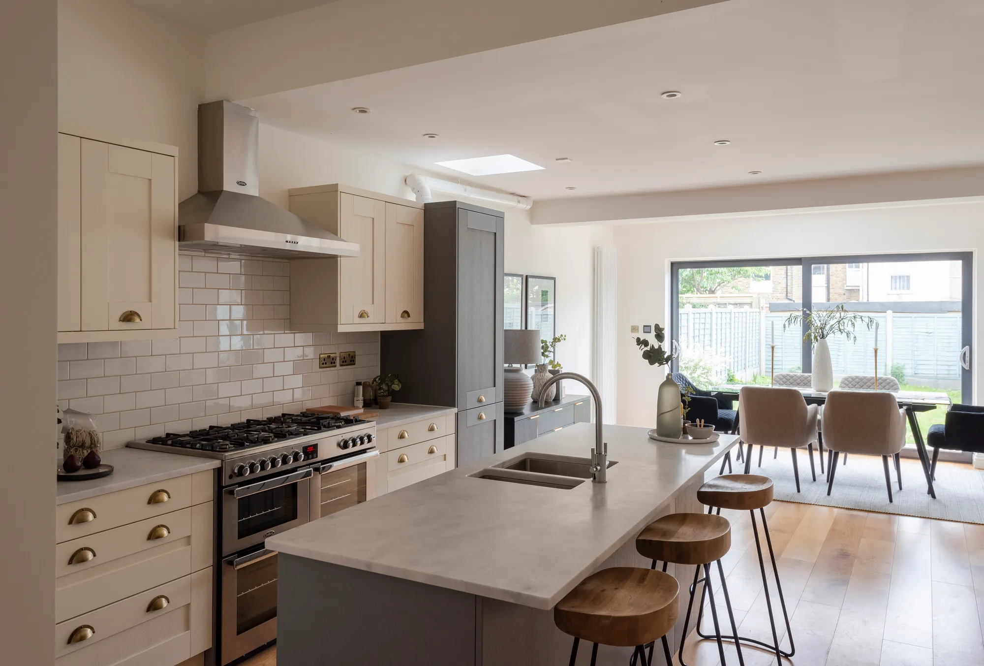 4 bed mid-terraced house for sale in Palamos Road, Leyton, London, E10  - Property Image 7