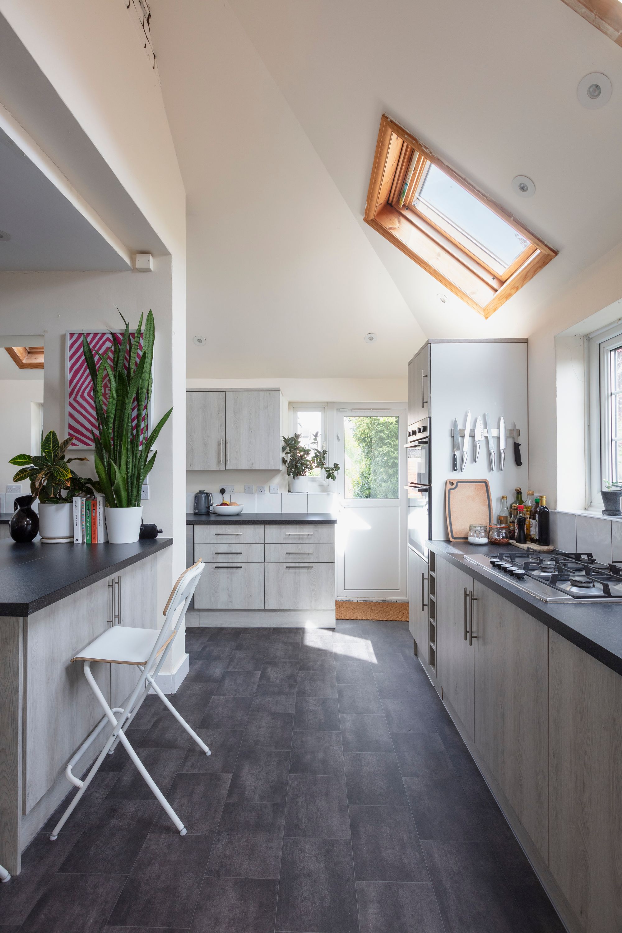 4 bed semi-detached house for sale in Cranbourne Avenue, Wanstead, London, E11  - Property Image 9