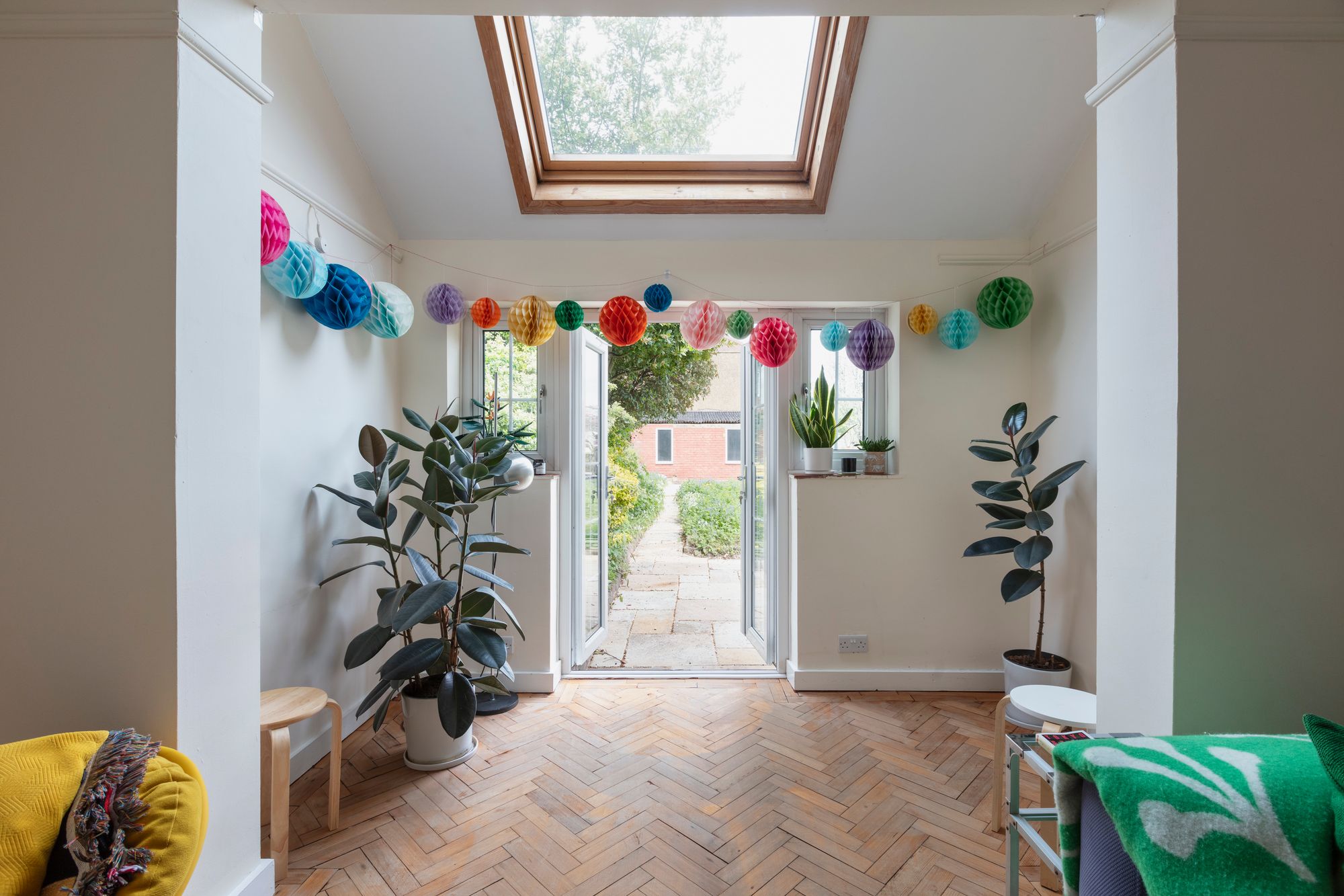 4 bed semi-detached house for sale in Cranbourne Avenue, Wanstead, London, E11  - Property Image 3