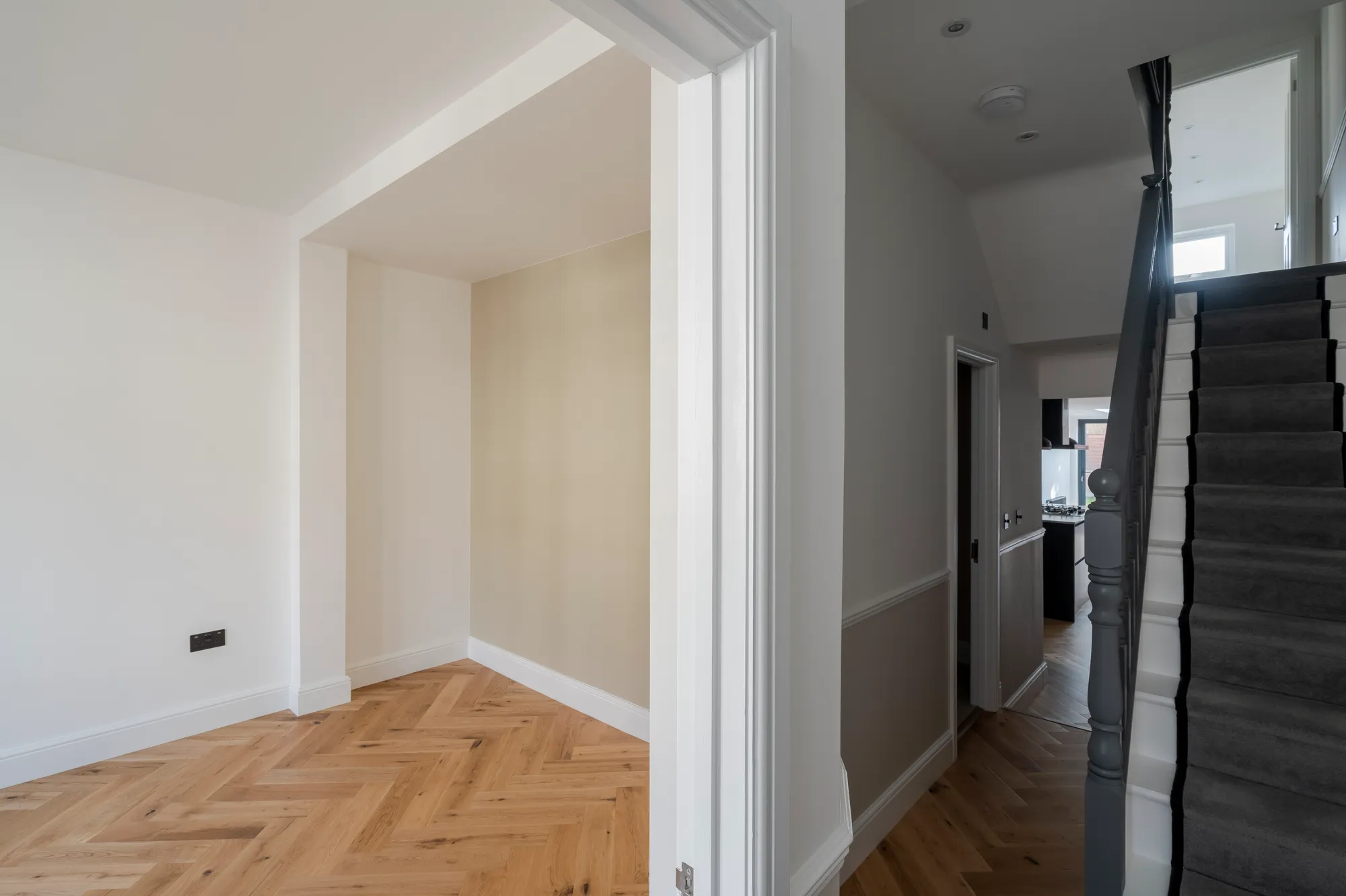 4 bed mid-terraced house for sale in St. Georges Road, Leyton, London, E10  - Property Image 6