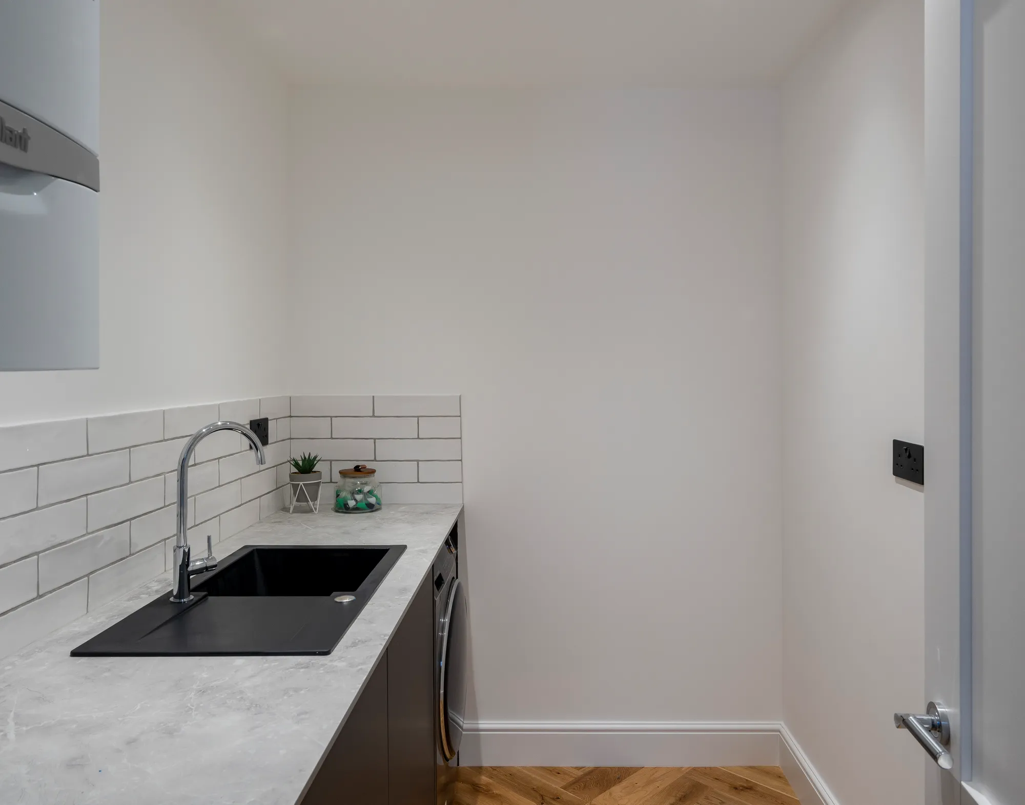 4 bed mid-terraced house for sale in St. Georges Road, Leyton, London, E10  - Property Image 17