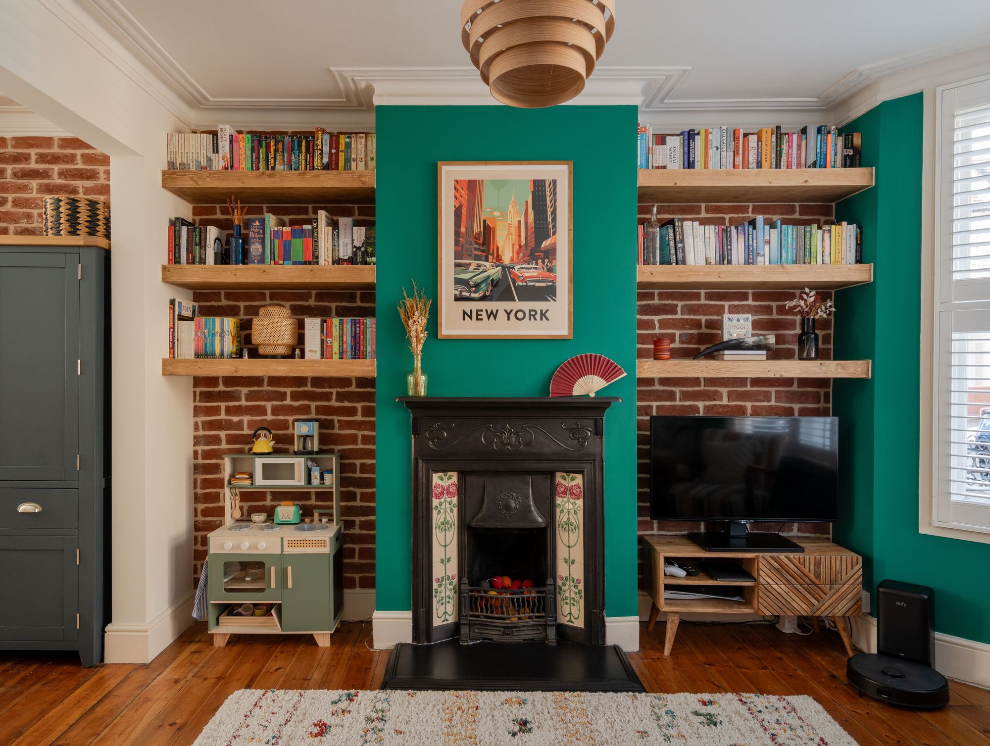 2 bed terraced house for sale in Dacre Road, Bushwood, London, E11 - Property Image 2