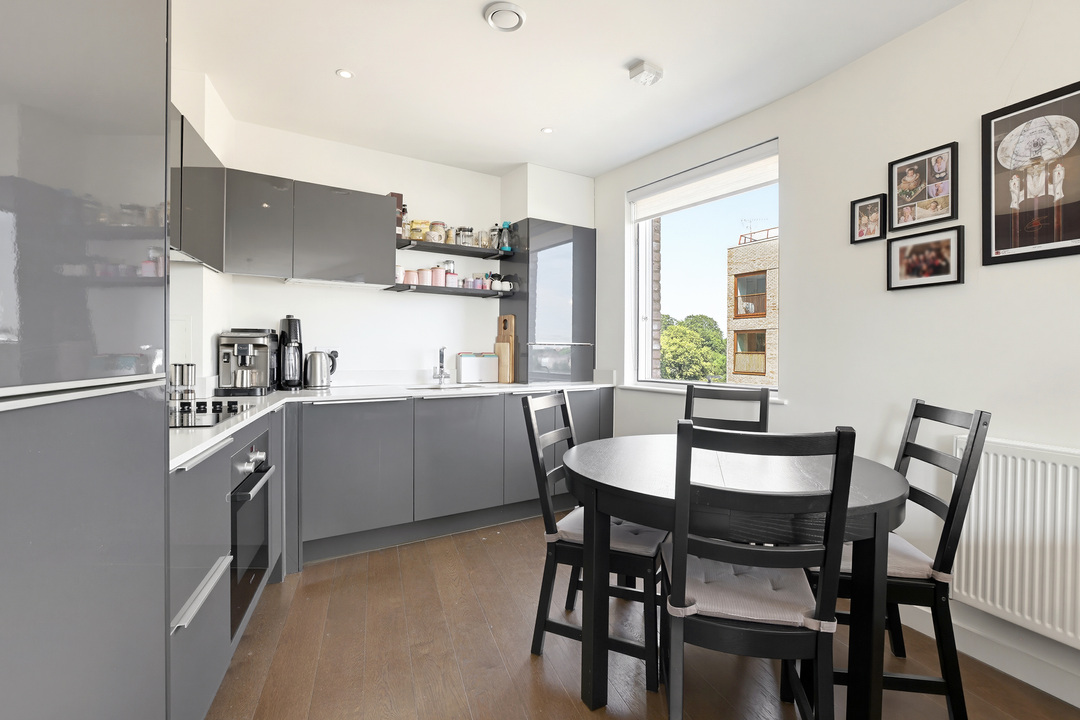 1 bed apartment for sale in Relph Court, Kenneth Way, Ealing, London, W5 - Property Image 1