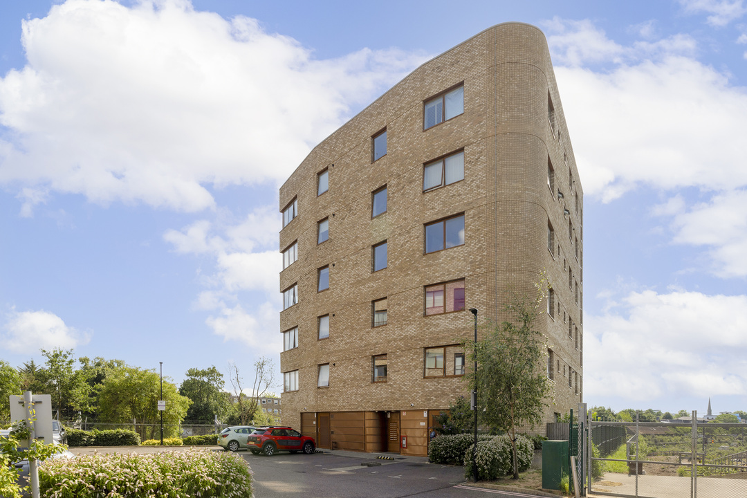 1 bed apartment for sale in Relph Court, Kenneth Way, Ealing, London, W5  - Property Image 2