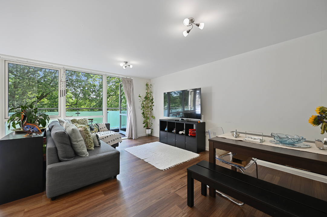 2 bed apartment for sale in Warton Court, All Saints Road, Acton, London, W3  - Property Image 4