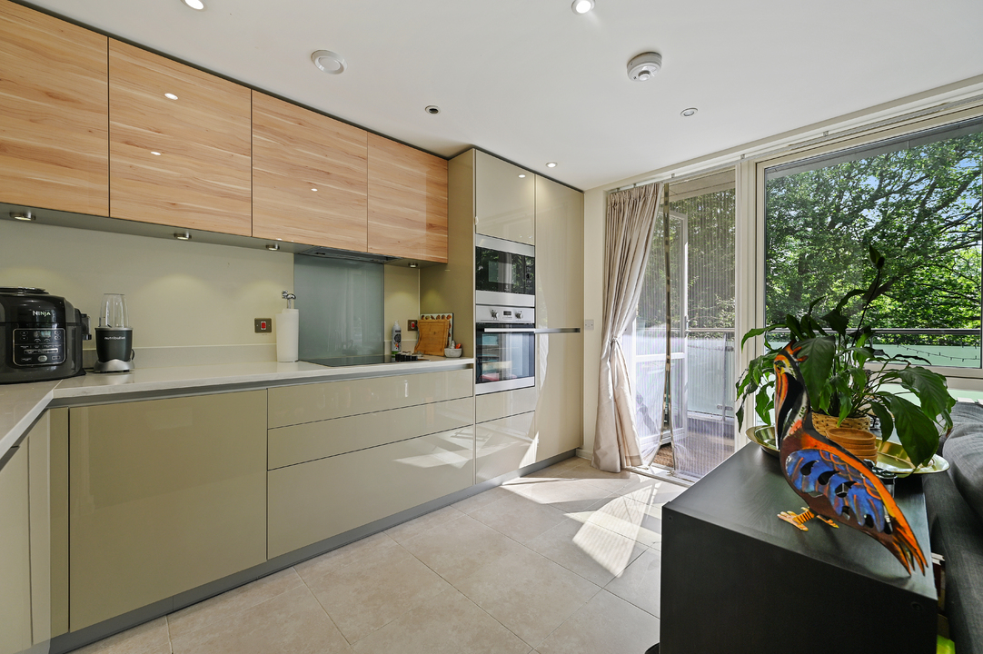 2 bed apartment for sale in Warton Court, All Saints Road, Acton, London, W3  - Property Image 5