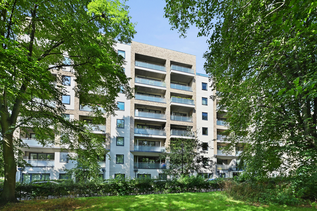 2 bed apartment for sale in Warton Court, All Saints Road, Acton, London, W3  - Property Image 3