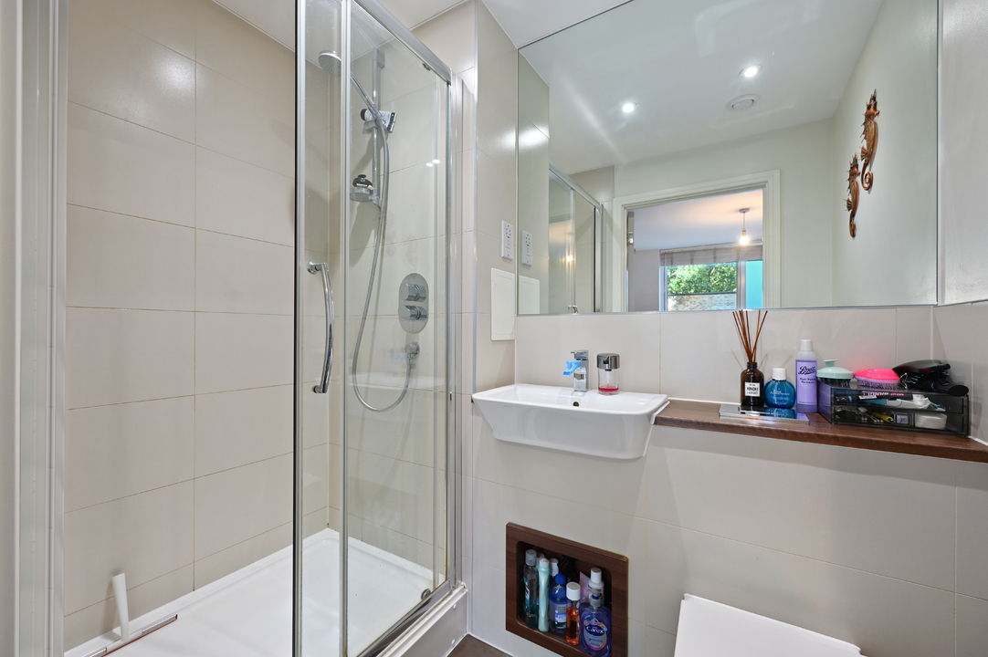 2 bed apartment for sale in Warton Court, All Saints Road, Acton, London, W3  - Property Image 10