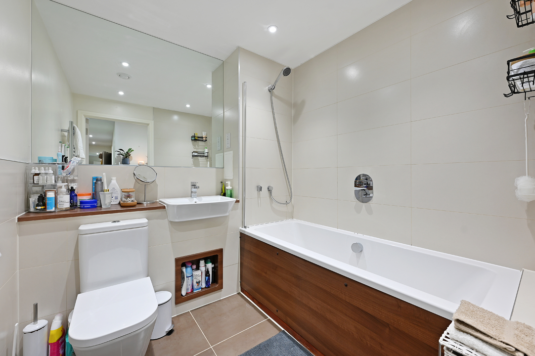 2 bed apartment for sale in Warton Court, All Saints Road, Acton, London, W3  - Property Image 9