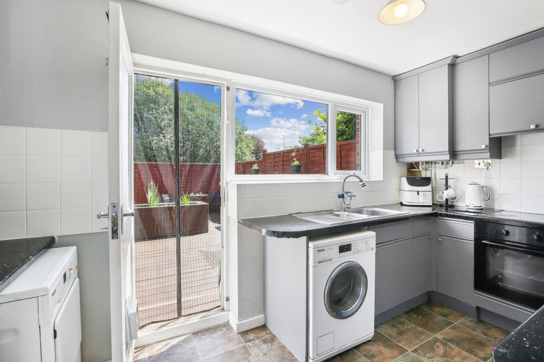 3 bed terraced house for sale in Shakespeare Road, Hanwell, W7  - Property Image 6