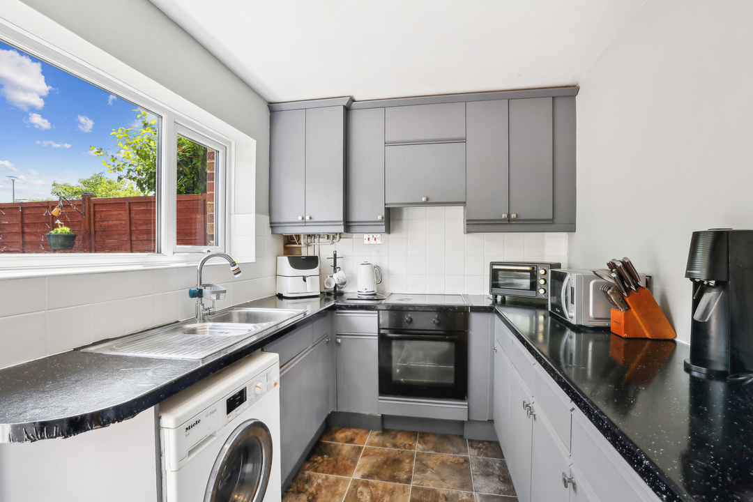 3 bed terraced house for sale in Shakespeare Road, Hanwell, W7  - Property Image 3