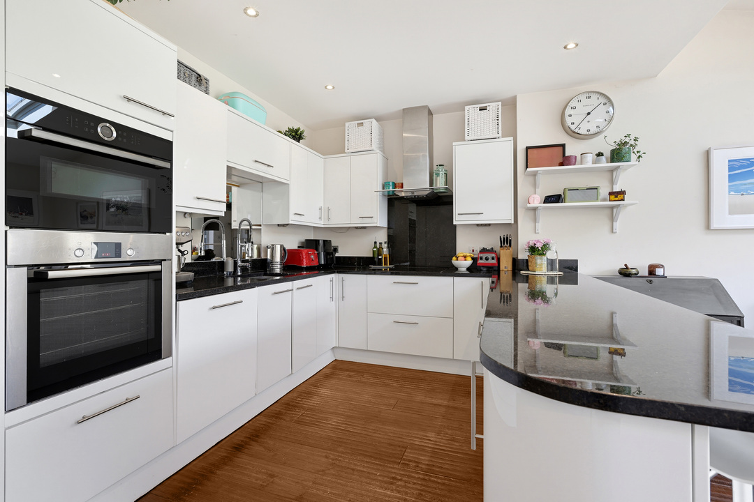 5 bed terraced house for sale in Barnfield Road, Ealing, London, W5  - Property Image 6