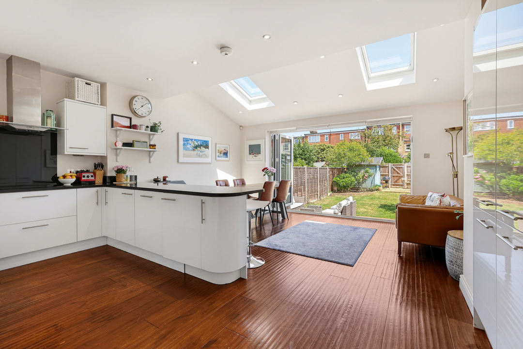 5 bed terraced house for sale in Barnfield Road, Ealing, London, W5  - Property Image 2