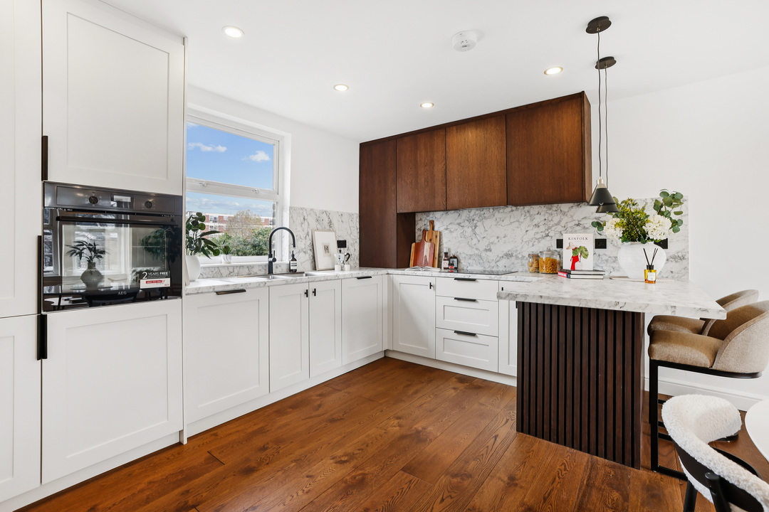 2 bed apartment for sale in Hastings Road, Ealing, London, W13