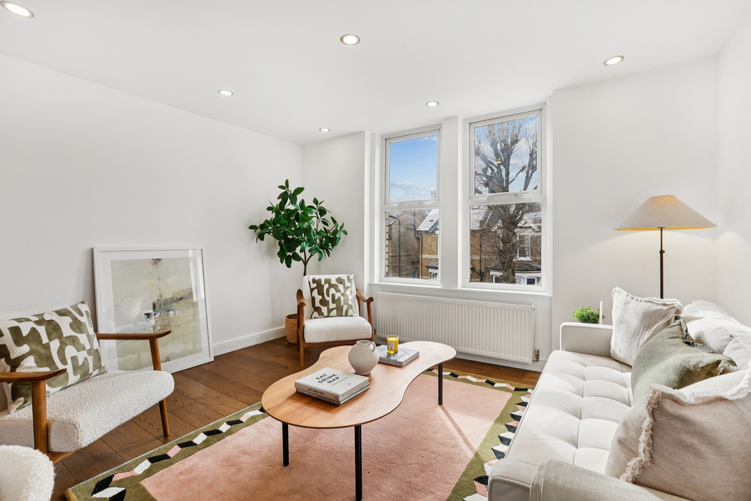 2 bed apartment for sale in Hastings Road, Ealing, London, W13 - Property Image 1