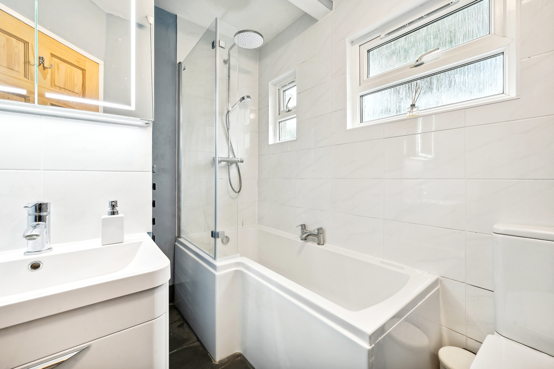 2 bed apartment for sale in Elderberry Road, Ealing, London, W5  - Property Image 8