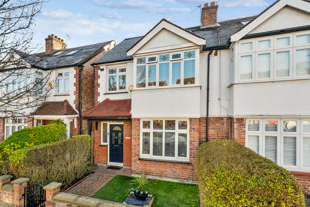 4 bed terraced house for sale in Erlesmere Gardens, Ealing, London, W13  - Property Image 1