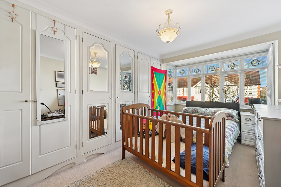 4 bed terraced house for sale in Erlesmere Gardens, Ealing, London, W13  - Property Image 12