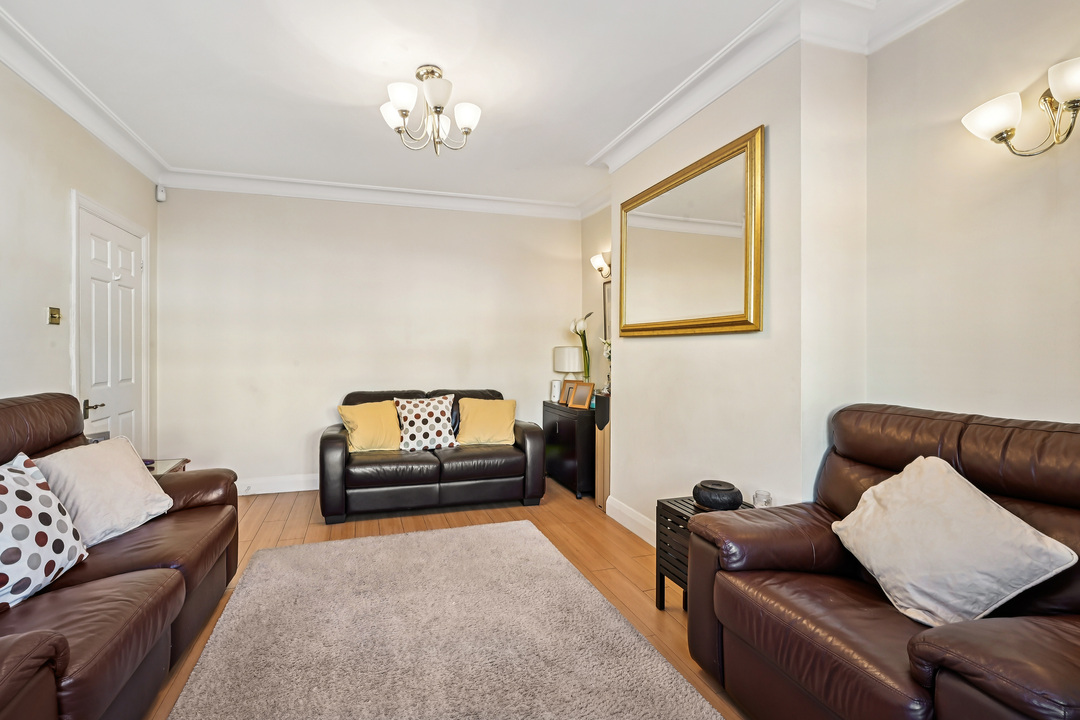 4 bed terraced house for sale in Erlesmere Gardens, Ealing, London, W13  - Property Image 15