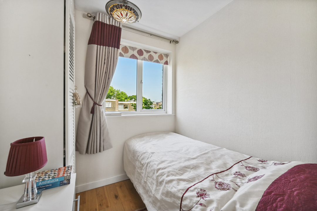 3 bed terraced house for sale in Templewood, Ealing, London, W13  - Property Image 13