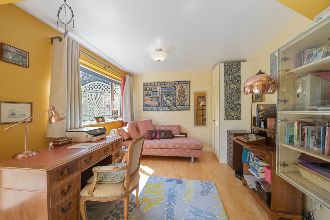 3 bed terraced house for sale in Templewood, Ealing, London, W13  - Property Image 11