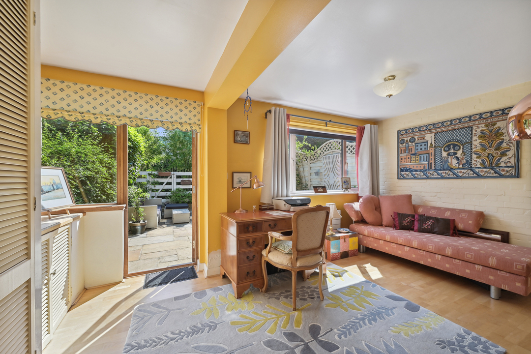3 bed terraced house for sale in Templewood, Ealing, London, W13  - Property Image 8
