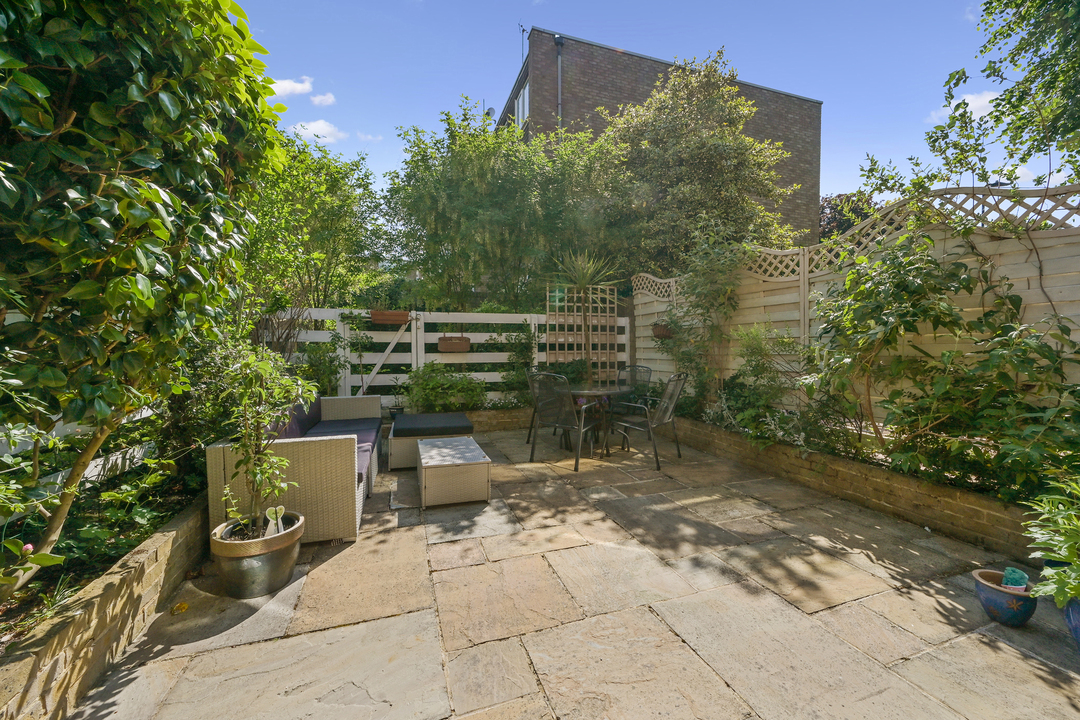 3 bed terraced house for sale in Templewood, Ealing, London, W13  - Property Image 14