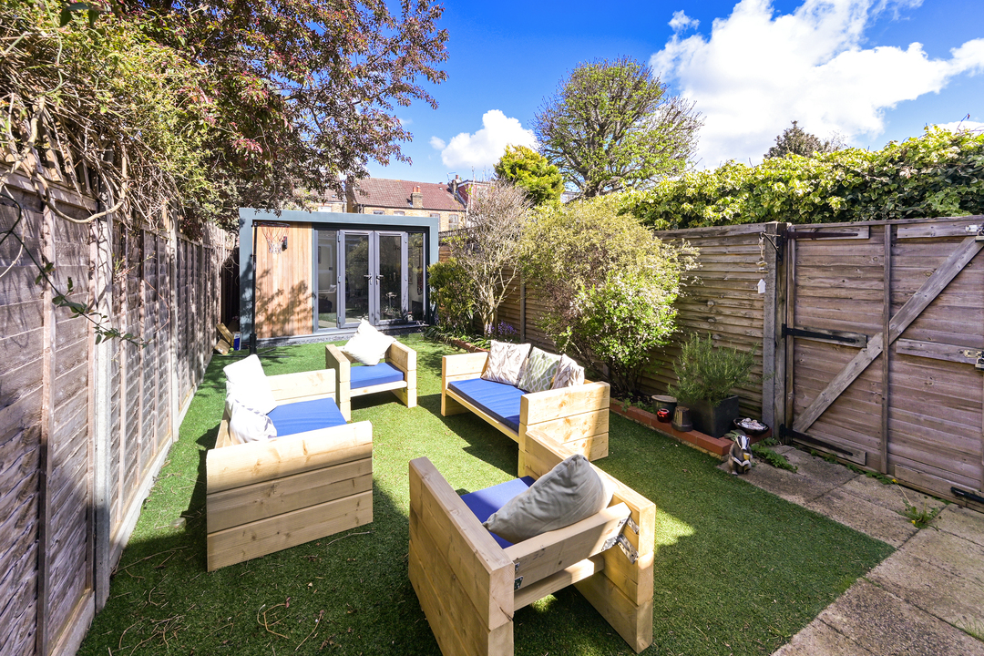 3 bed end of terrace house for sale in Green Avenue, Ealing, Northfields, London, W13  - Property Image 4