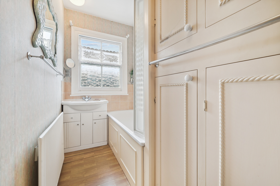 4 bed semi-detached house for sale in Kingsley Avenue, Ealing, London, W13  - Property Image 16