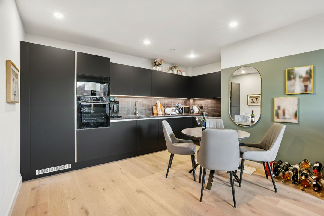 1 bed apartment for sale in Sarsen House, Hanwell Square, Hanwell, London, W7  - Property Image 5