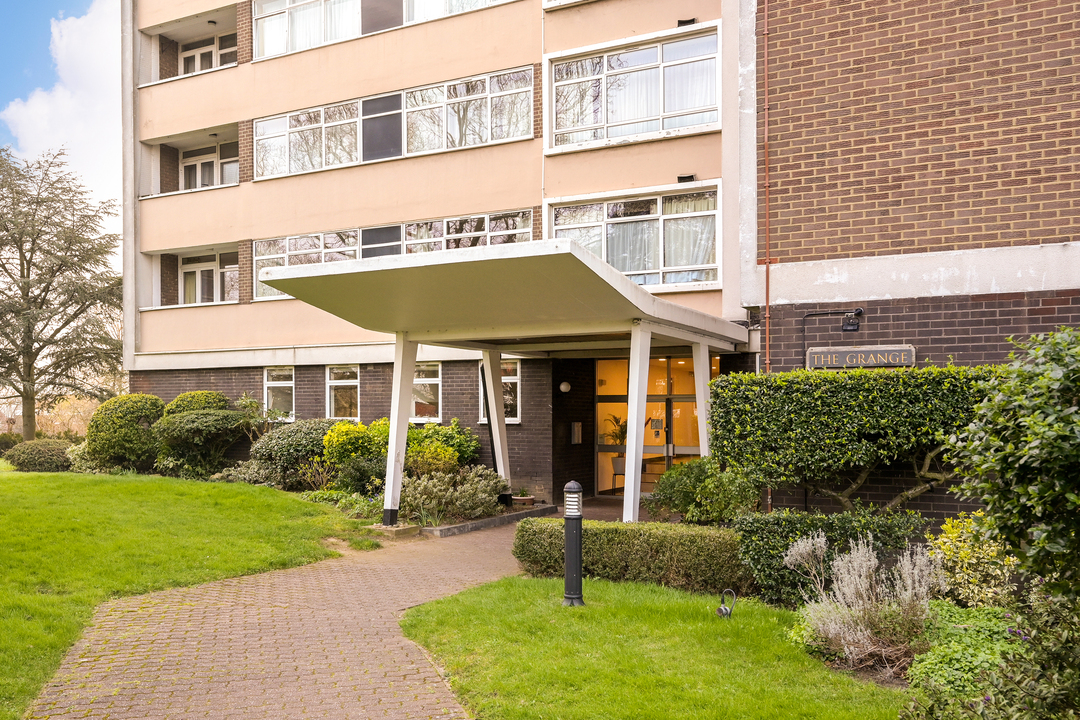 2 bed apartment for sale in The Grange, The Knoll, Ealing, London, W13  - Property Image 20
