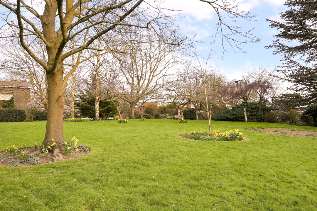 2 bed apartment for sale in The Grange, The Knoll, Ealing, London, W13  - Property Image 21