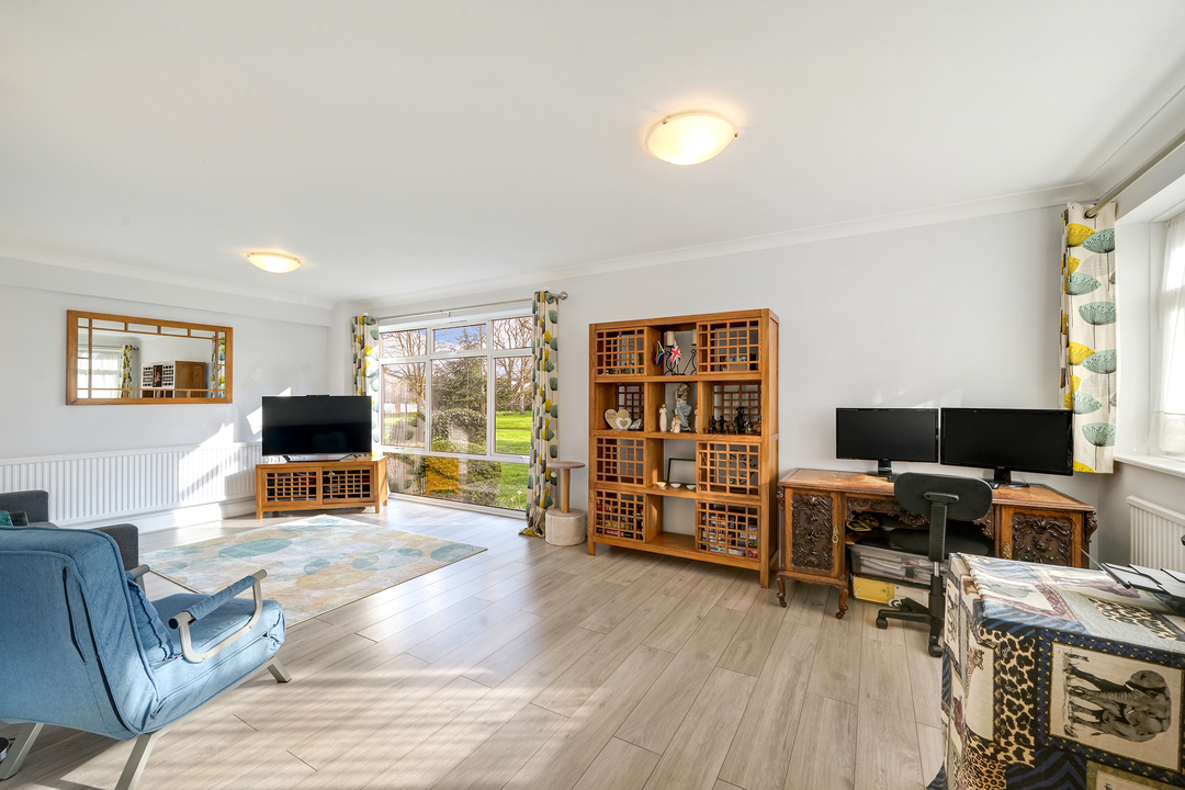 2 bed apartment for sale in The Grange, The Knoll, Ealing, London, W13  - Property Image 8