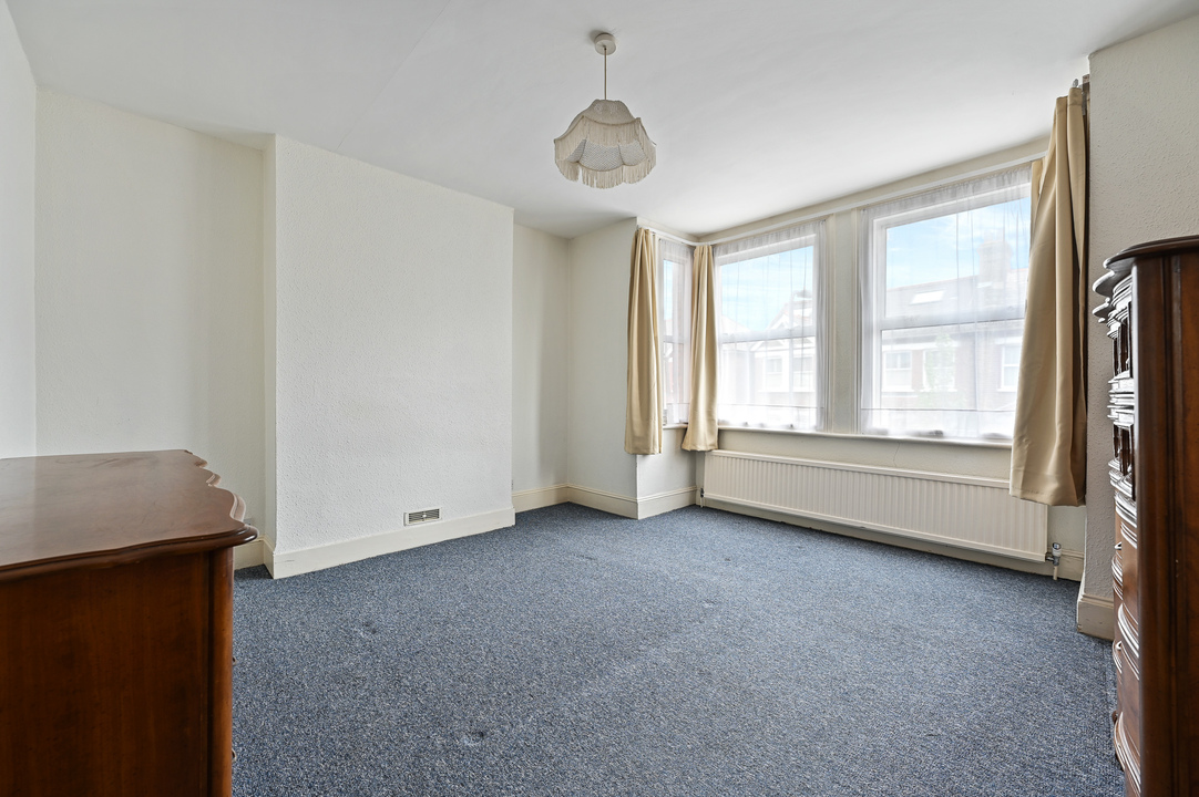 4 bed semi-detached house for sale in Kingsley Avenue, Ealing, London, W13  - Property Image 3