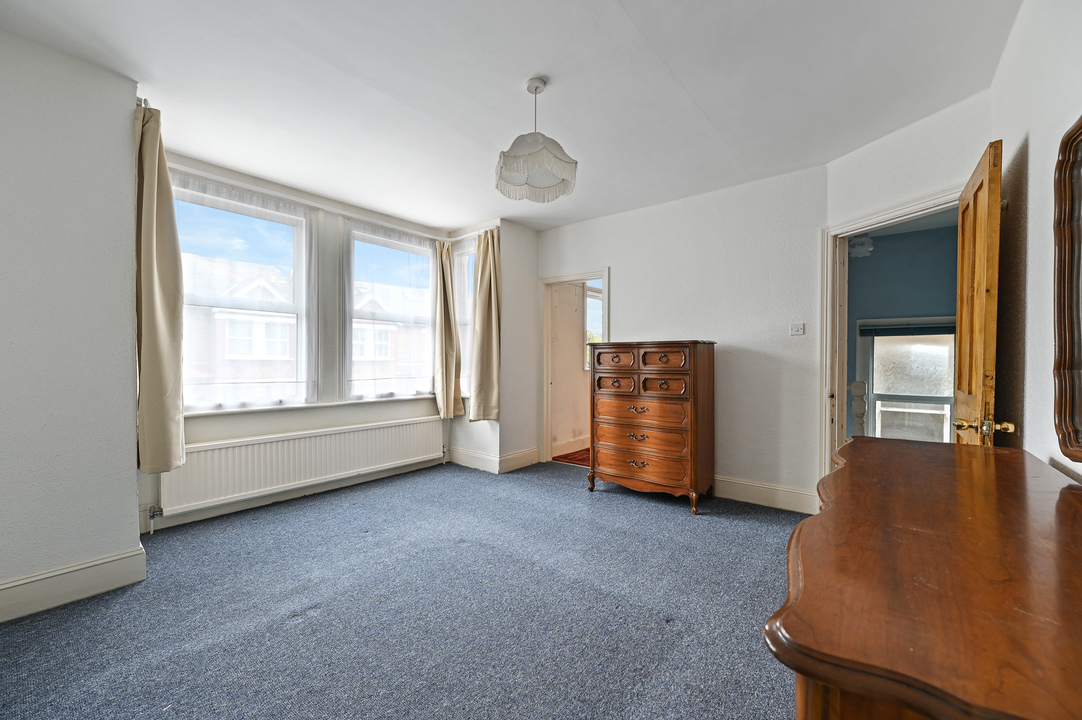 4 bed semi-detached house for sale in Kingsley Avenue, Ealing, London, W13  - Property Image 6