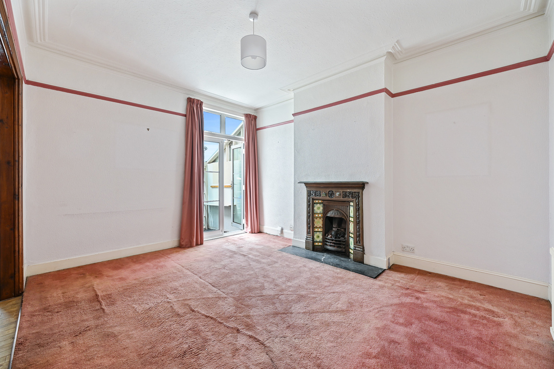 4 bed semi-detached house for sale in Kingsley Avenue, Ealing, London, W13  - Property Image 13