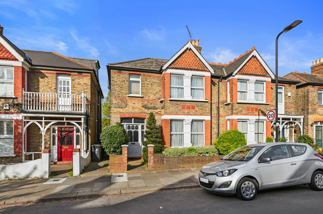 4 bed semi-detached house for sale in Kingsley Avenue, Ealing, London, W13  - Property Image 5