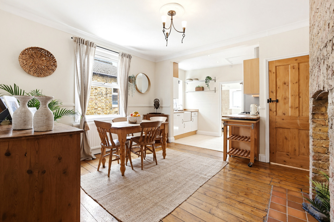 3 bed maisonette for sale in Glenfield Road, Ealing, London, W13  - Property Image 2