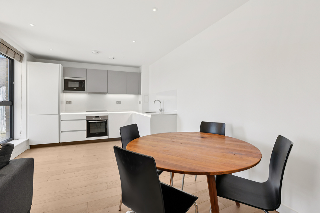 2 bed apartment for sale in Redwell House, West Ealing, London, W13  - Property Image 6