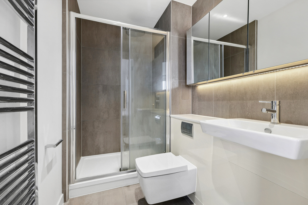 2 bed apartment for sale in Redwell House, West Ealing, London, W13  - Property Image 4