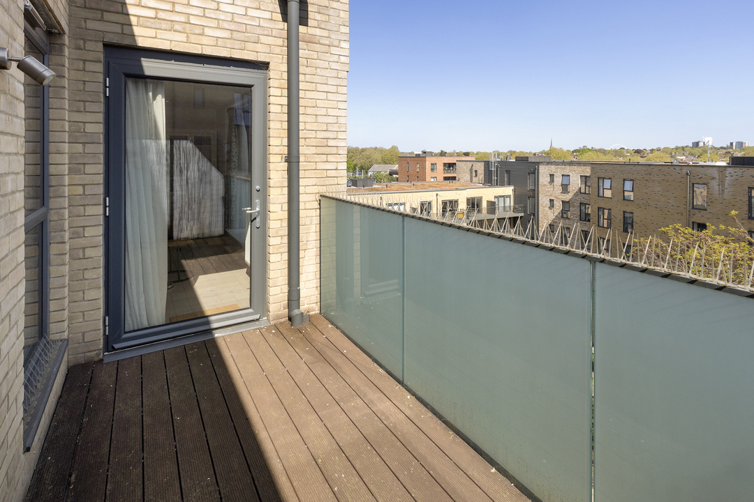 2 bed apartment for sale in Redwell House, West Ealing, London, W13  - Property Image 9