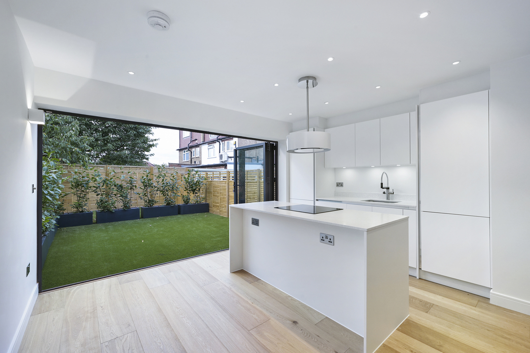 1 bed apartment for sale in Burnham Way, Ealing, London, W13  - Property Image 3