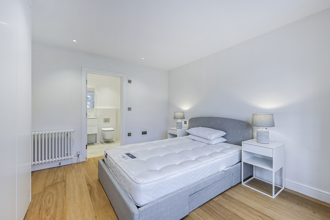 1 bed apartment for sale in Burnham Way, Ealing, London, W13  - Property Image 7