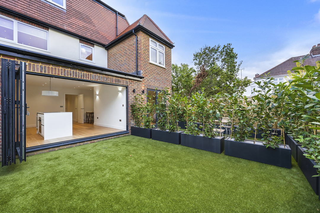 1 bed apartment for sale in Burnham Way, Ealing, London, W13  - Property Image 9