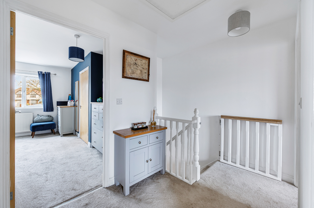3 bed terraced house for sale in Old Twelve Close, Hanwell, London, W7  - Property Image 10