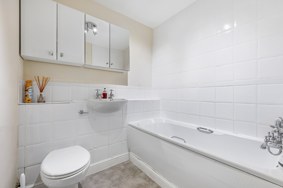 3 bed terraced house for sale in Old Twelve Close, Hanwell, London, W7  - Property Image 15